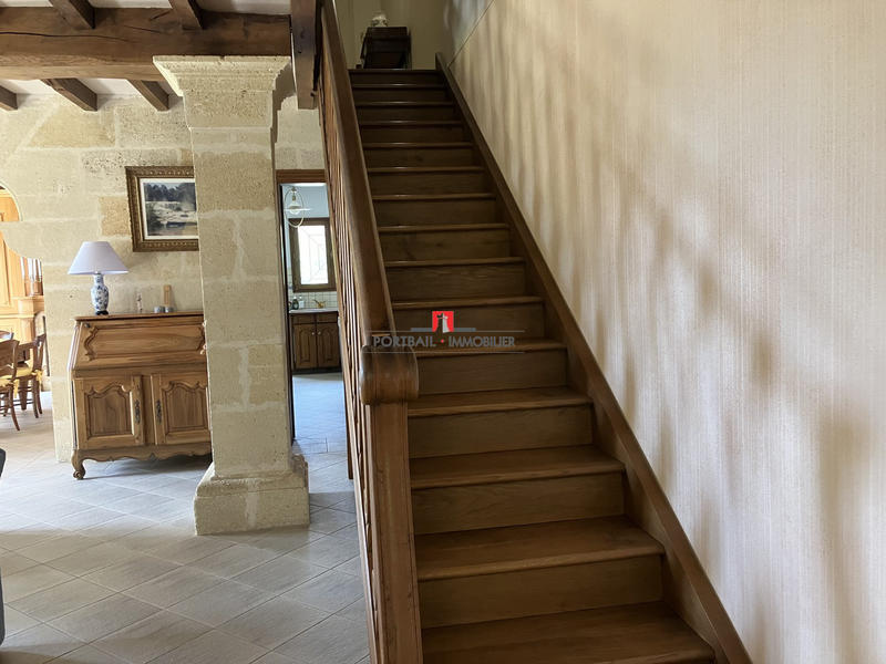 Maison - 228 m² - 6 pièces