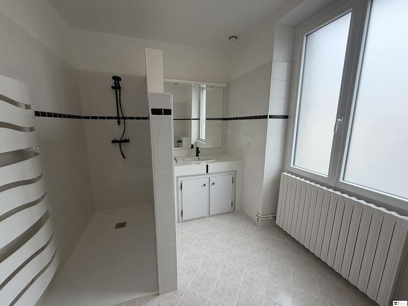 Maison traditionnelle - 172 m² - 7 pièces