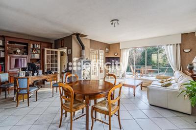 Pavillon - 212 m² - 7 pièces