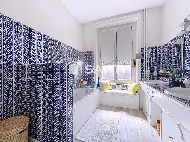 Maison - 210 m² - 7 pièces