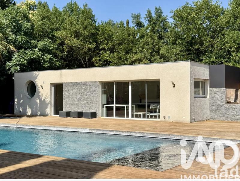 Maison - 225 m² - 5 pièces