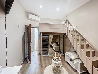 Maison - 260 m² - 10 pièces