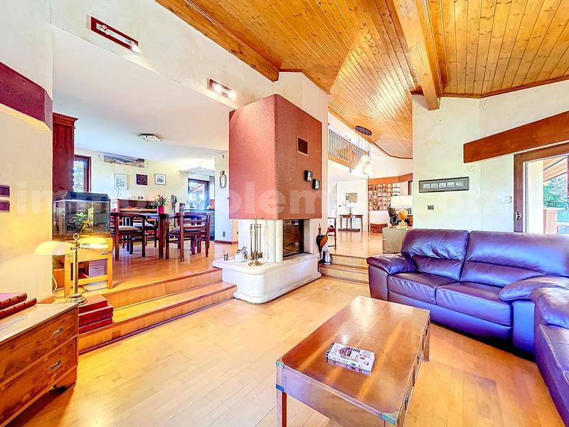 Maison - 192 m² - 5 pièces