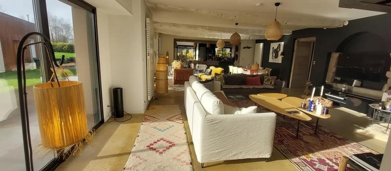 Maison - 300 m² - 7 pièces