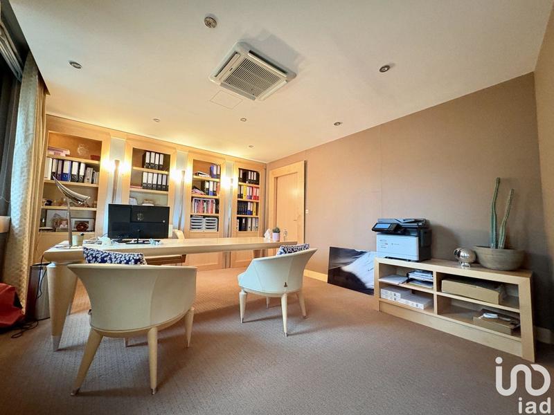 Bureau - 145 m²