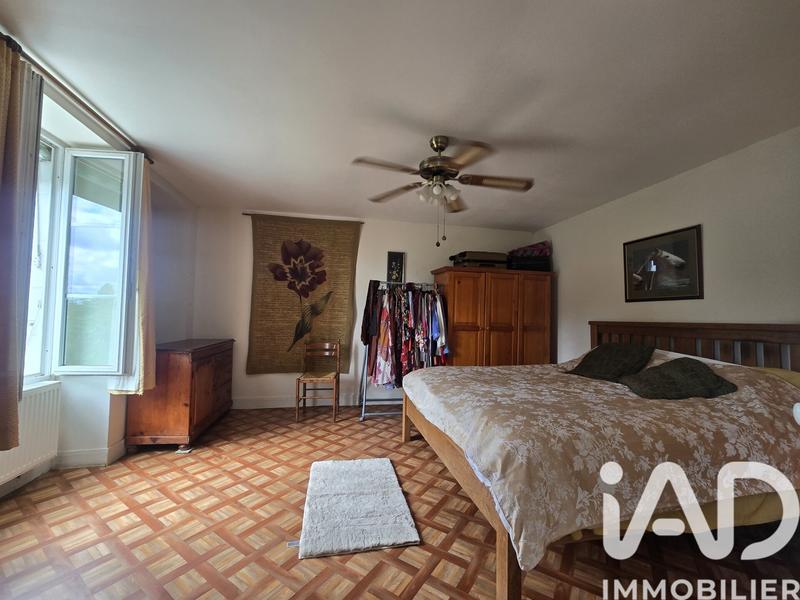 Maison - 220 m² - 9 pièces