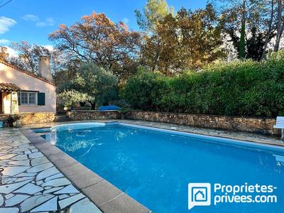 Maison - 230 m² - 7 pièces