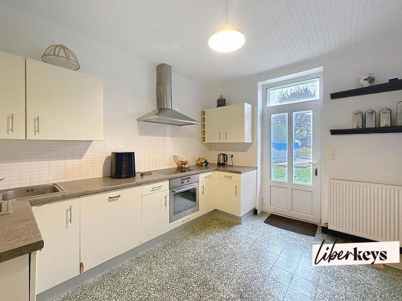 Propriété - 212 m² - 9 pièces