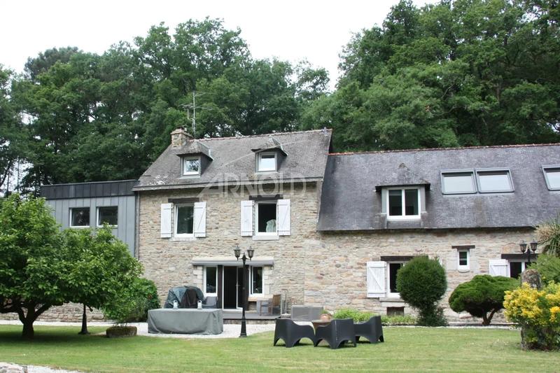 Maison - 266 m² - 9 pièces