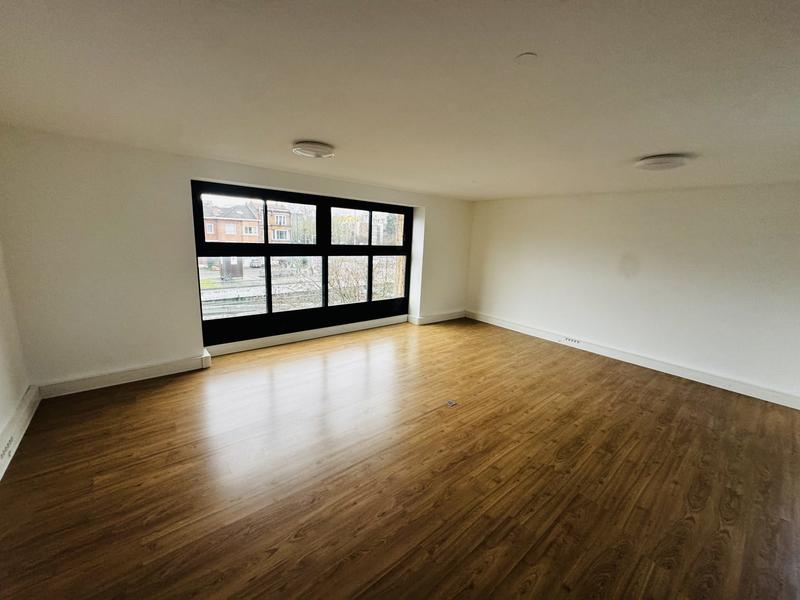 Bureau - 196 m²
