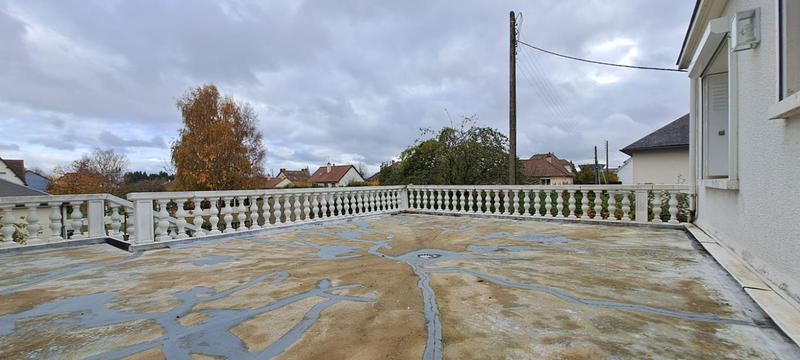 Maison - 242 m² - 6 pièces