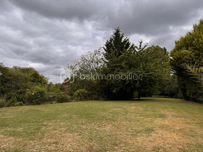 Immeuble - 2 120 m² - 65 pièces