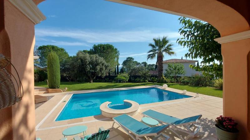 Villa - 210 m² - 6 pièces