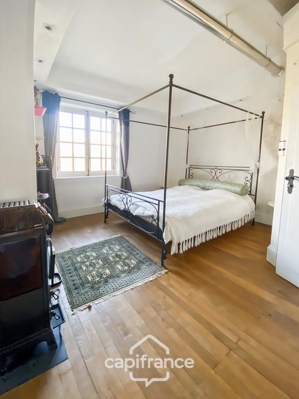 Maison - 318 m² - 8 pièces