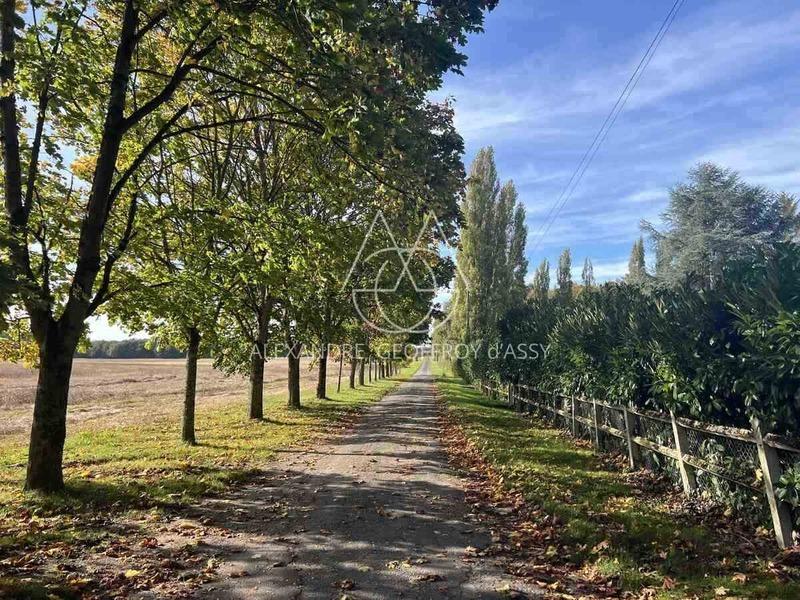 Château - 820 m² - 28 pièces