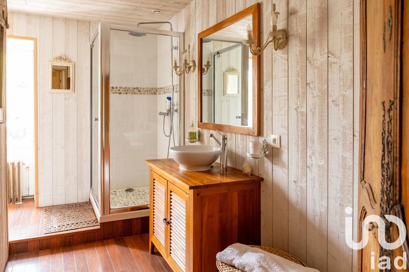 Maison - 275 m² - 8 pièces