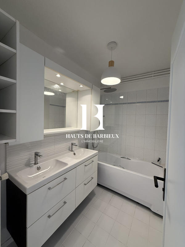 Appartement - 85 m² - 4 pièces