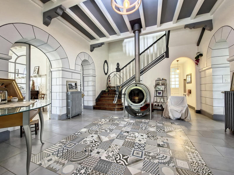 Maison - 351 m² - 7 pièces