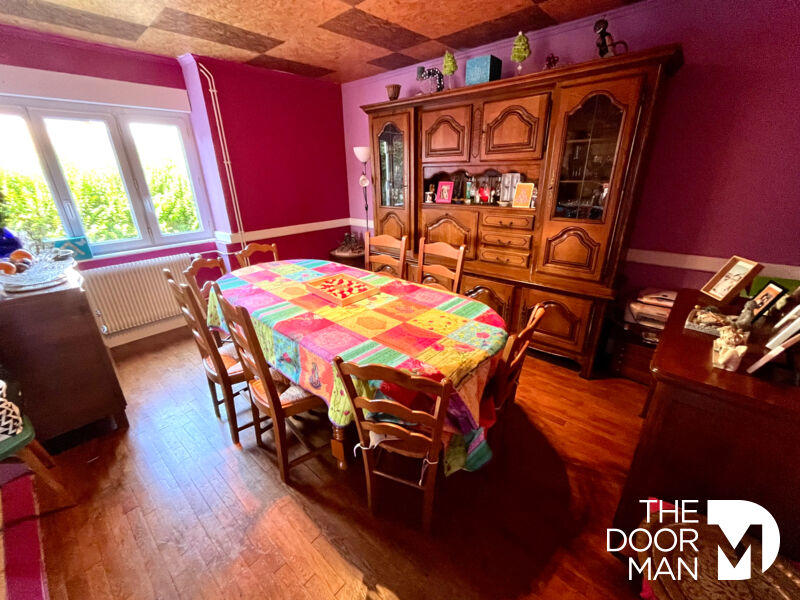 Maison - 202 m² - 8 pièces