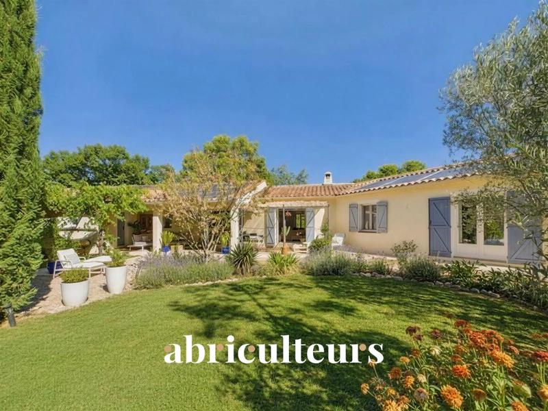 Villa - 261 m² - 12 pièces