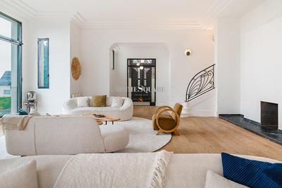 Maison - 392 m² - 14 pièces