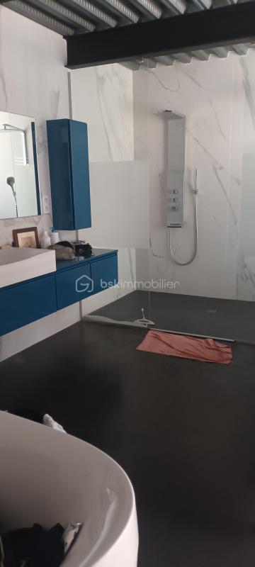 Loft - 220 m² - 4 pièces