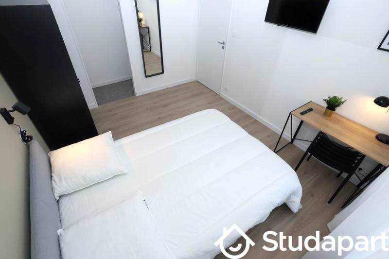 Chambre - 13 m² - 1 pièce