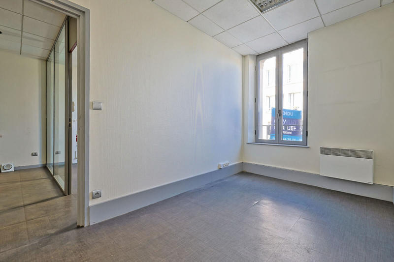 Immeuble - 140 m² - 8 pièces