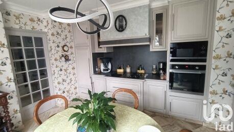 Maison - 168 m² - 9 pièces