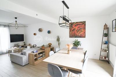 Maison - 98 m² - 6 pièces