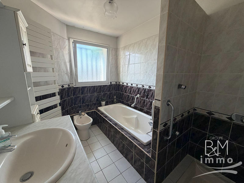 Maison - 90 m² - 3 pièces