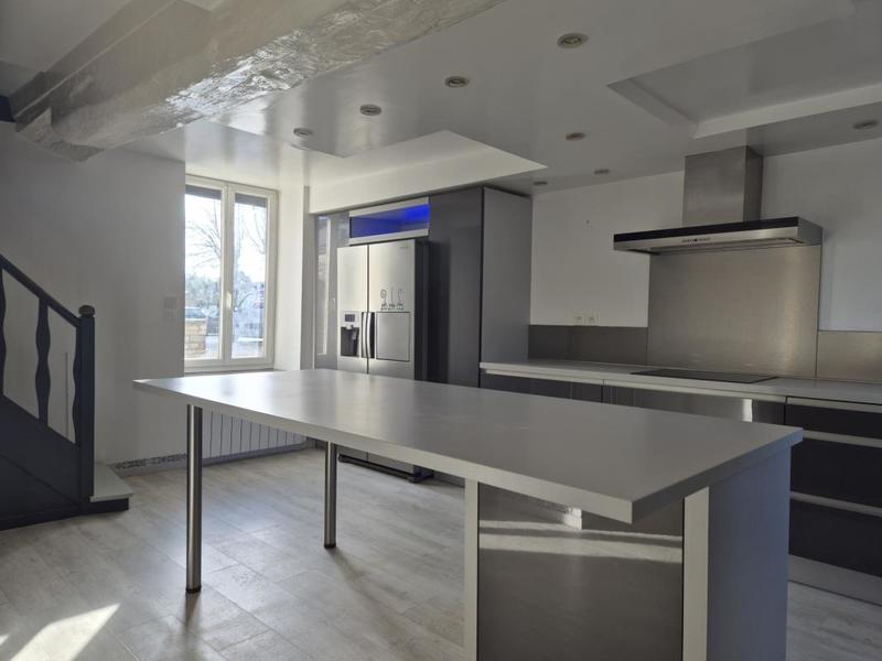 Maison - 168 m² - 7 pièces