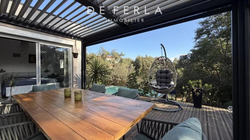 Maison - 196 m² - 7 pièces