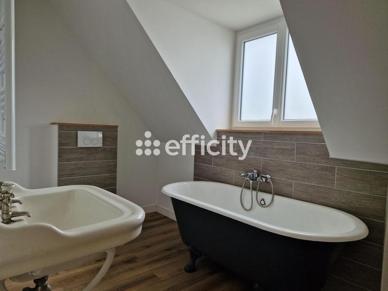 Maison - 197 m² - 9 pièces