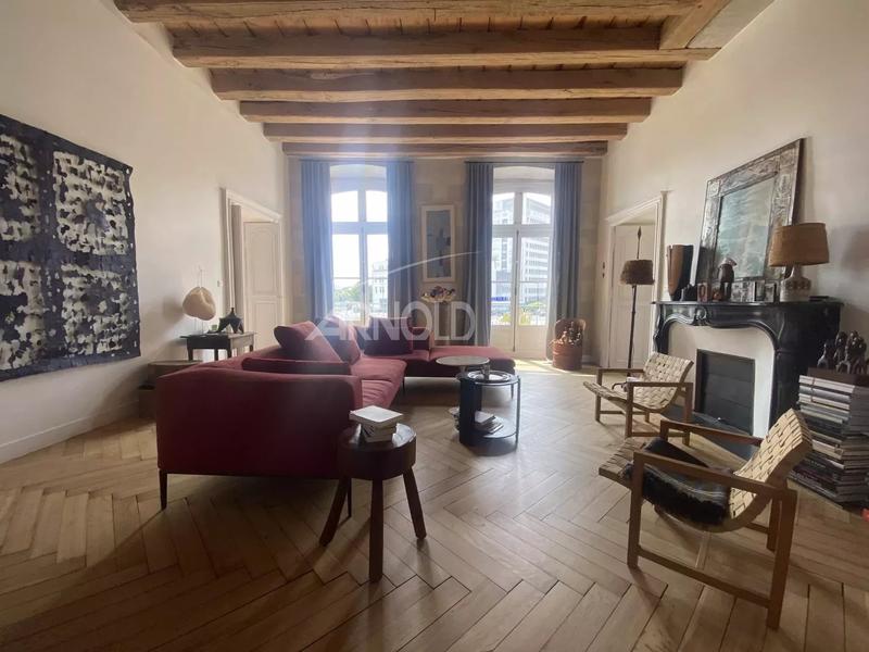 Appartement - 192 m² - 5 pièces