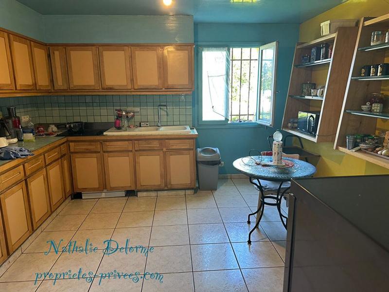 Maison - 240 m² - 1 pièce