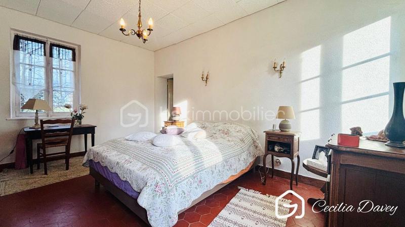 Propriété - 165 m² - 6 pièces