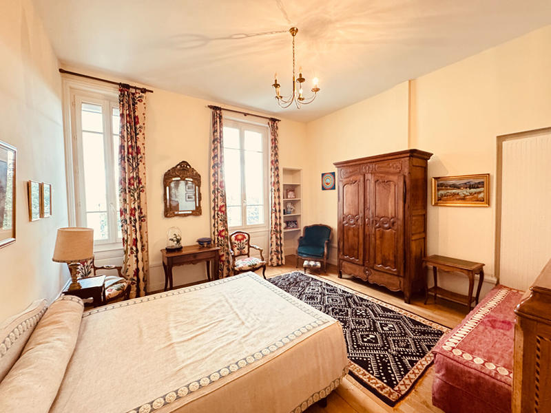 Appartement - 218 m² - 5 pièces