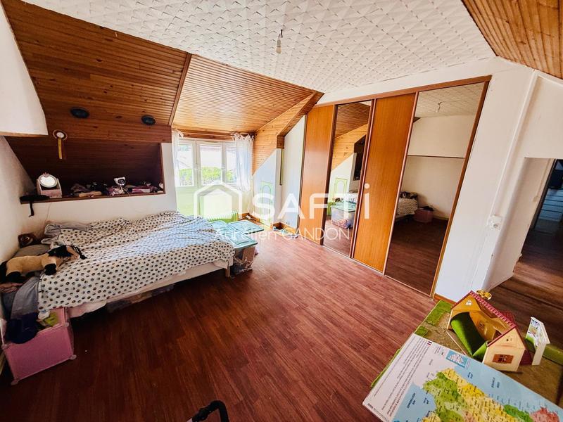 Maison - 130 m² - 8 pièces