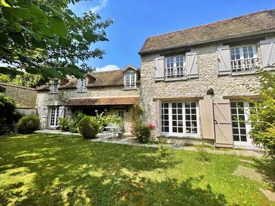 Maison - 220 m² - 9 pièces