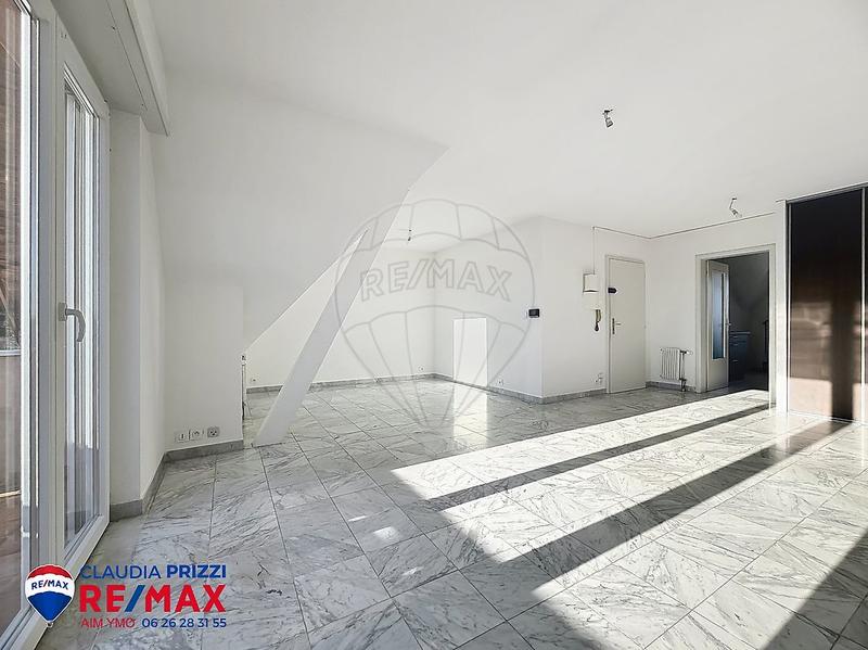 Appartement - 82 m² - 4 pièces