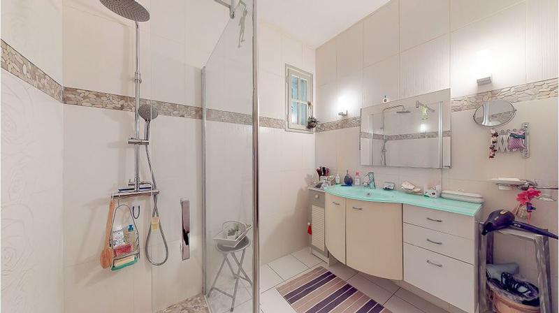 Maison traditionnelle - 95 m² - 5 pièces