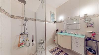 Maison traditionnelle - 95 m² - 5 pièces