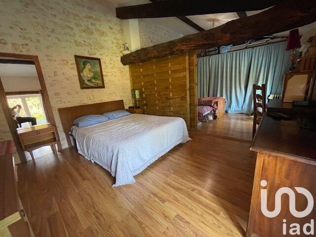 Maison - 202 m² - 7 pièces