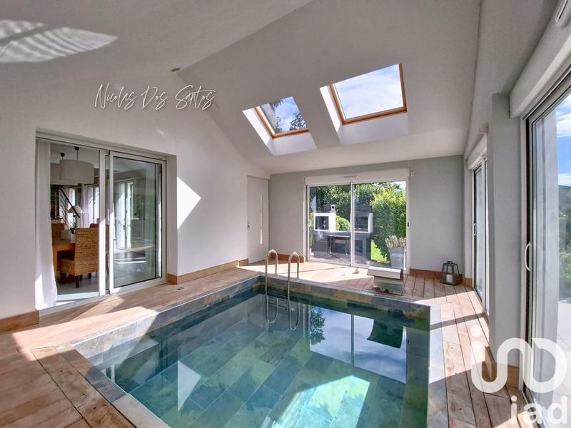 Maison - 200 m² - 5 pièces