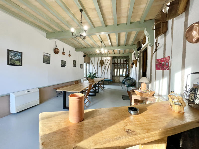 Maison - 278 m² - 9 pièces