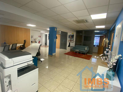 Local commercial - 212 m² - 9 pièces