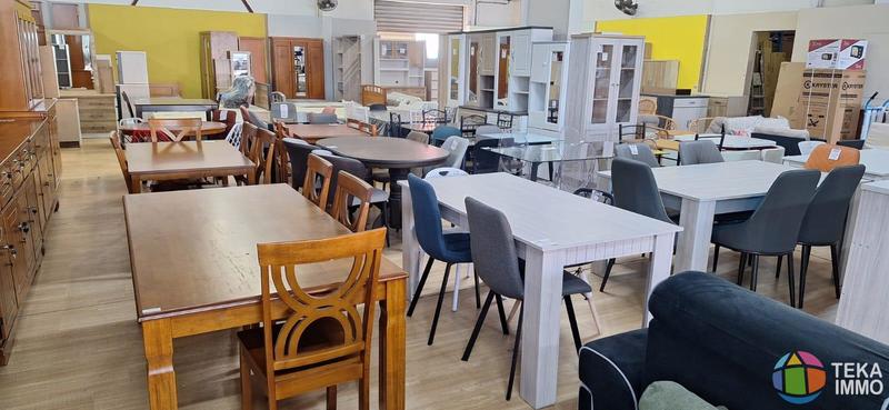 Local commercial - 242 m²