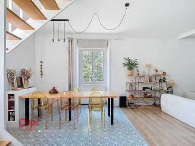 Maison - 93 m² - 4 pièces