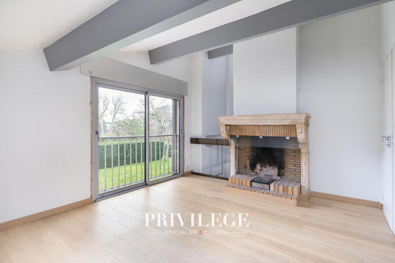 Maison - 250 m² - 7 pièces